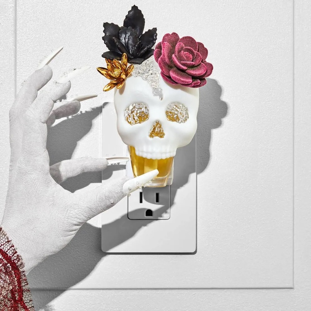 Bath & Body Works Wallflower Diffuser Succulent Skull New
